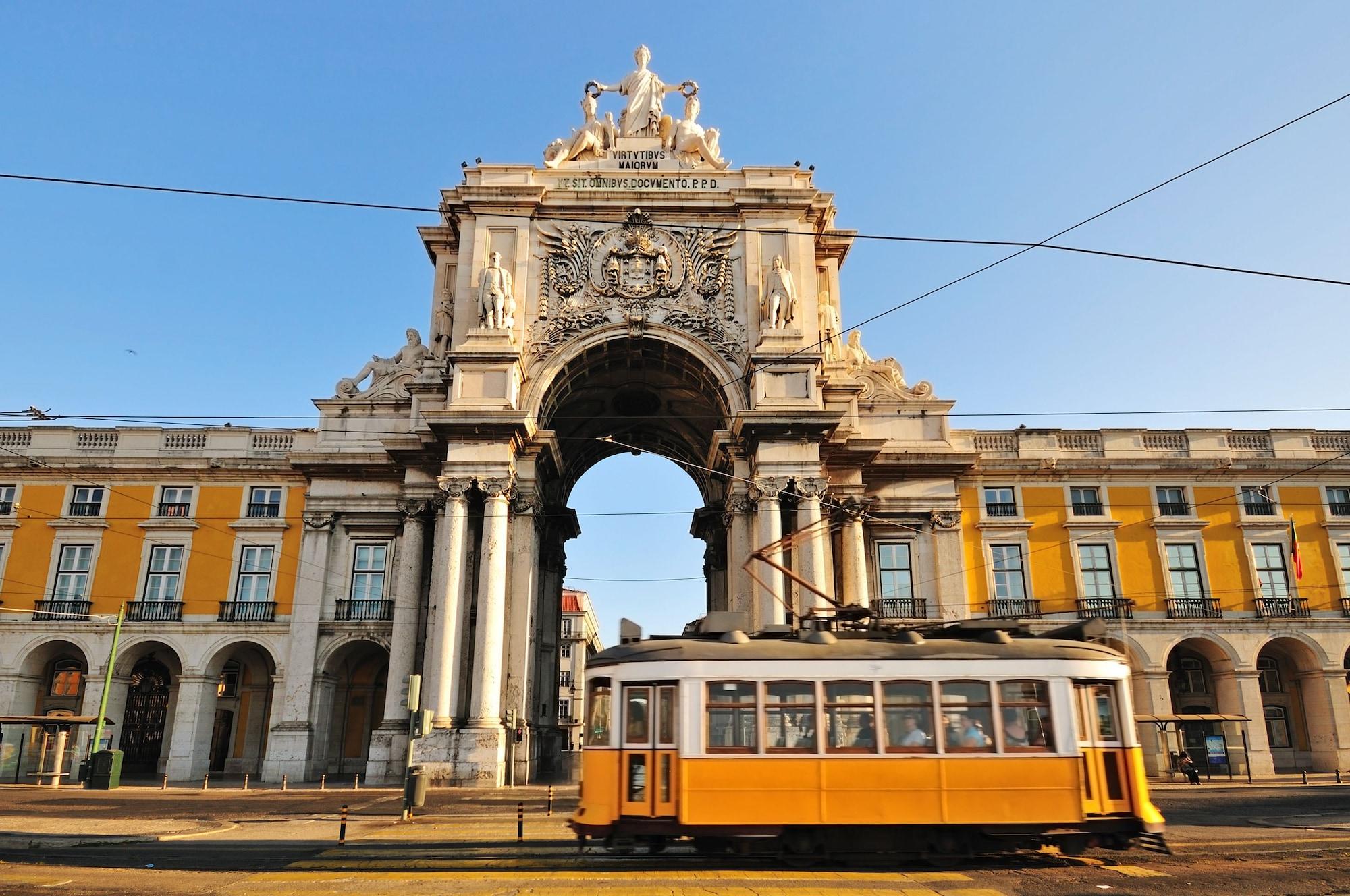 بوسادا دي لشبونة - الفنادق الصغيرة الفاخرة في العالم Lisboa المظهر الخارجي الصورة The Rossio railway station