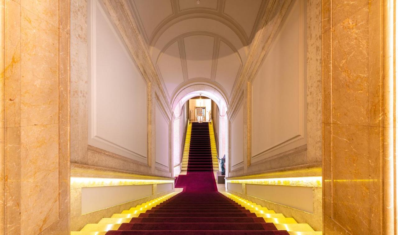 بوسادا دي لشبونة - الفنادق الصغيرة الفاخرة في العالم Lisboa المظهر الخارجي الصورة The staircase of the National Museum of the Republic of China