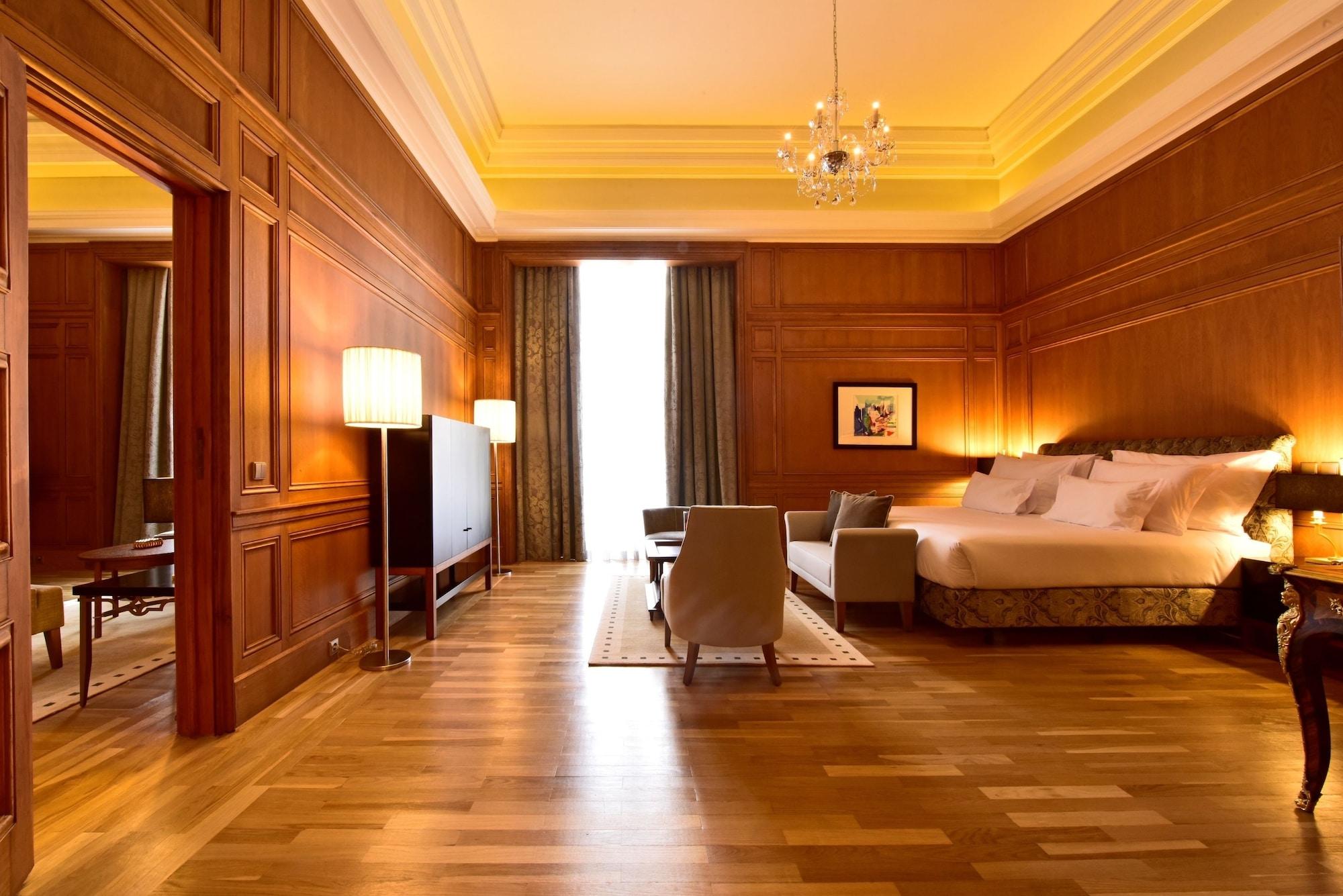 بوسادا دي لشبونة - الفنادق الصغيرة الفاخرة في العالم Lisboa المظهر الخارجي الصورة A suite at the Four Seasons Hotel, Madrid