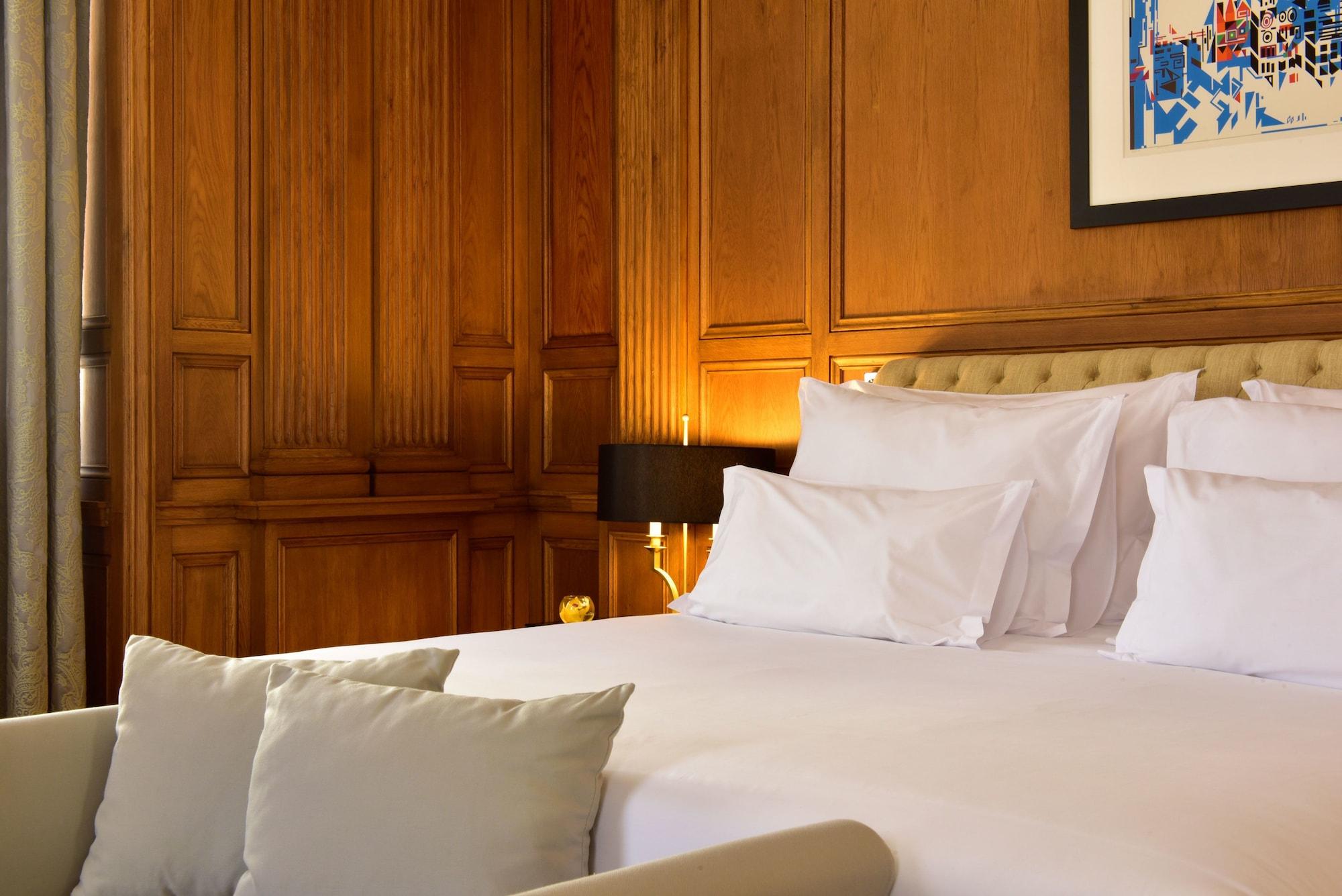 بوسادا دي لشبونة - الفنادق الصغيرة الفاخرة في العالم Lisboa المظهر الخارجي الصورة A bedroom at the hotel