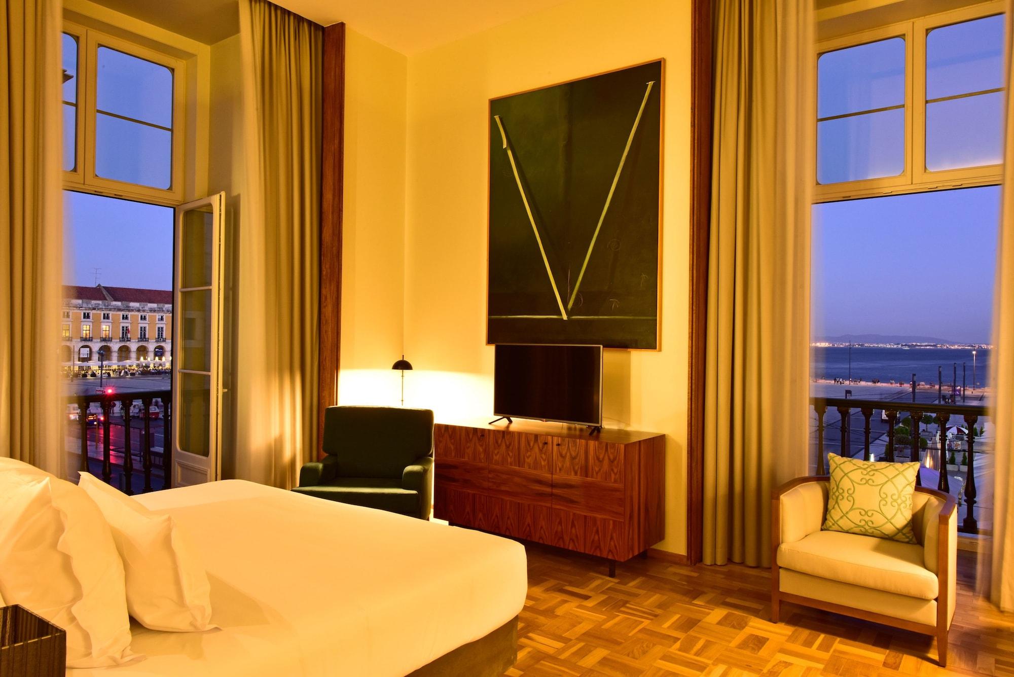 بوسادا دي لشبونة - الفنادق الصغيرة الفاخرة في العالم Lisboa المظهر الخارجي الصورة A room at the Hotel Lisboa